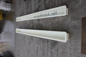 ABS材質(zhì)英文靜止入內(nèi)字樣鋼絲網(wǎng)立柱模具 ABS材質(zhì)英文靜止入內(nèi)字樣鋼絲網(wǎng)立柱模具