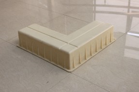 直角帶腰線ABS材質(zhì)電纜槽壓頂塑料模具 直角帶腰線ABS材質(zhì)電纜槽壓頂塑料模具