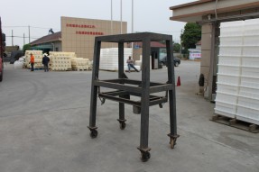 行走式電纜槽震動(dòng)臺(tái)快速脫模機(jī) 行走式電纜槽震動(dòng)臺(tái)快速脫模機(jī)