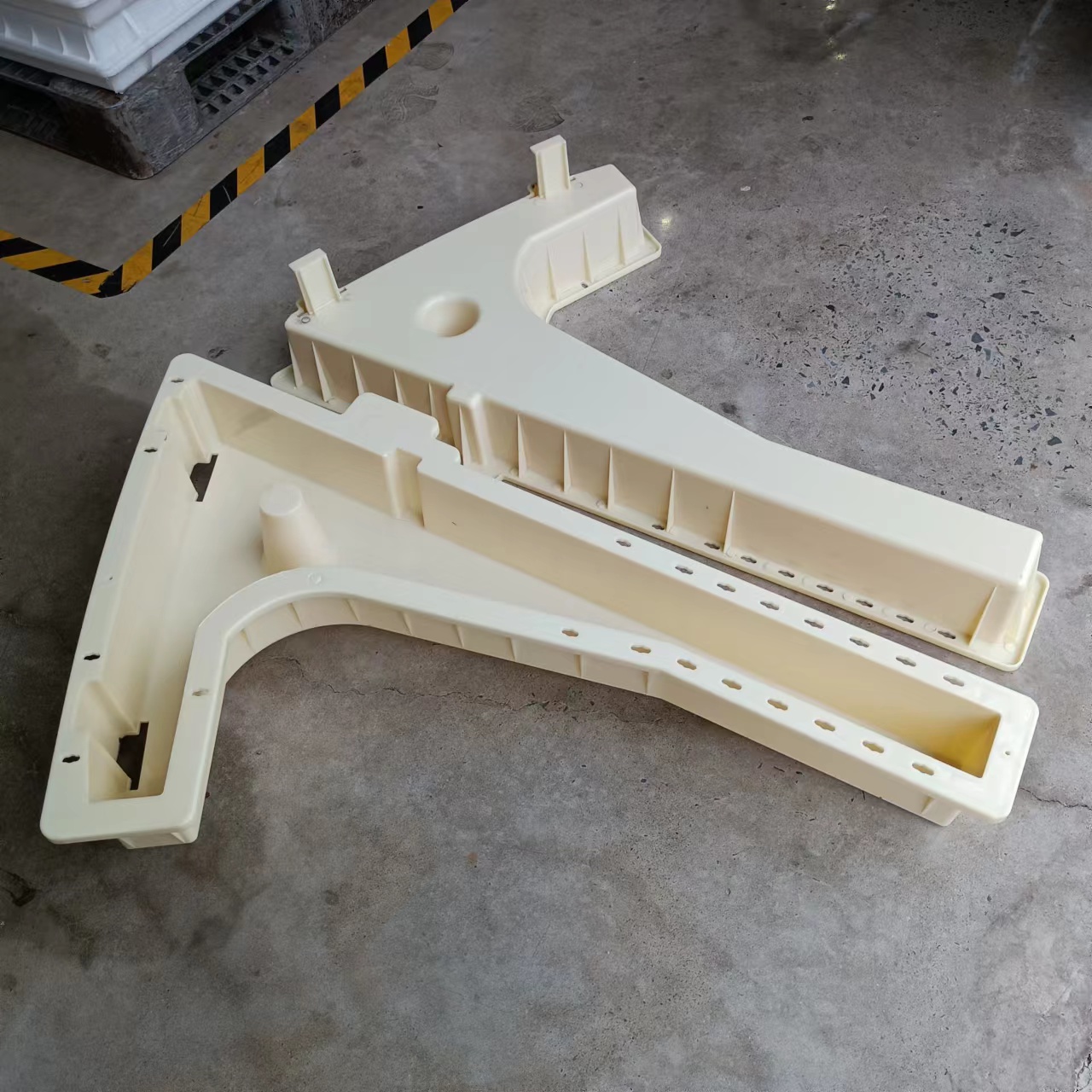 貴陽三號(hào)線地鐵支架塑料模具102x50x12